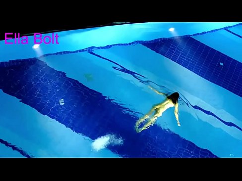 ❤️ Je ne peux pas m'arrêter de regarder, jeune blonde prise en train de nager nue dans la piscine de la station ELLA BOLT. Porno beau at fr.friendmap.top ❌
